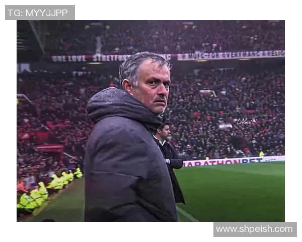 足球明星的奢华生活揭秘:从训练场到私人豪宅的精彩瞬间与背后故事