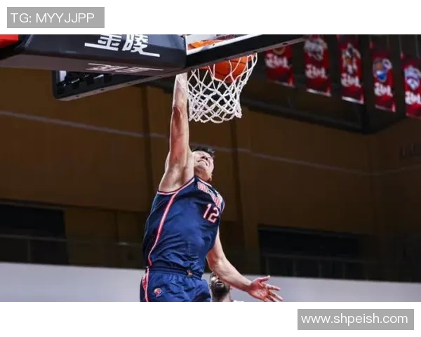 广州篮球队盯防策略分析与比赛表现的得失总结